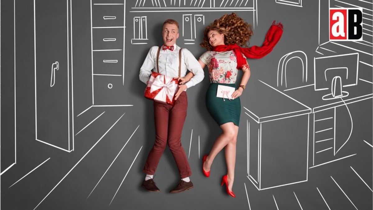 6 Signs Your Employees Are Having an Office Romance