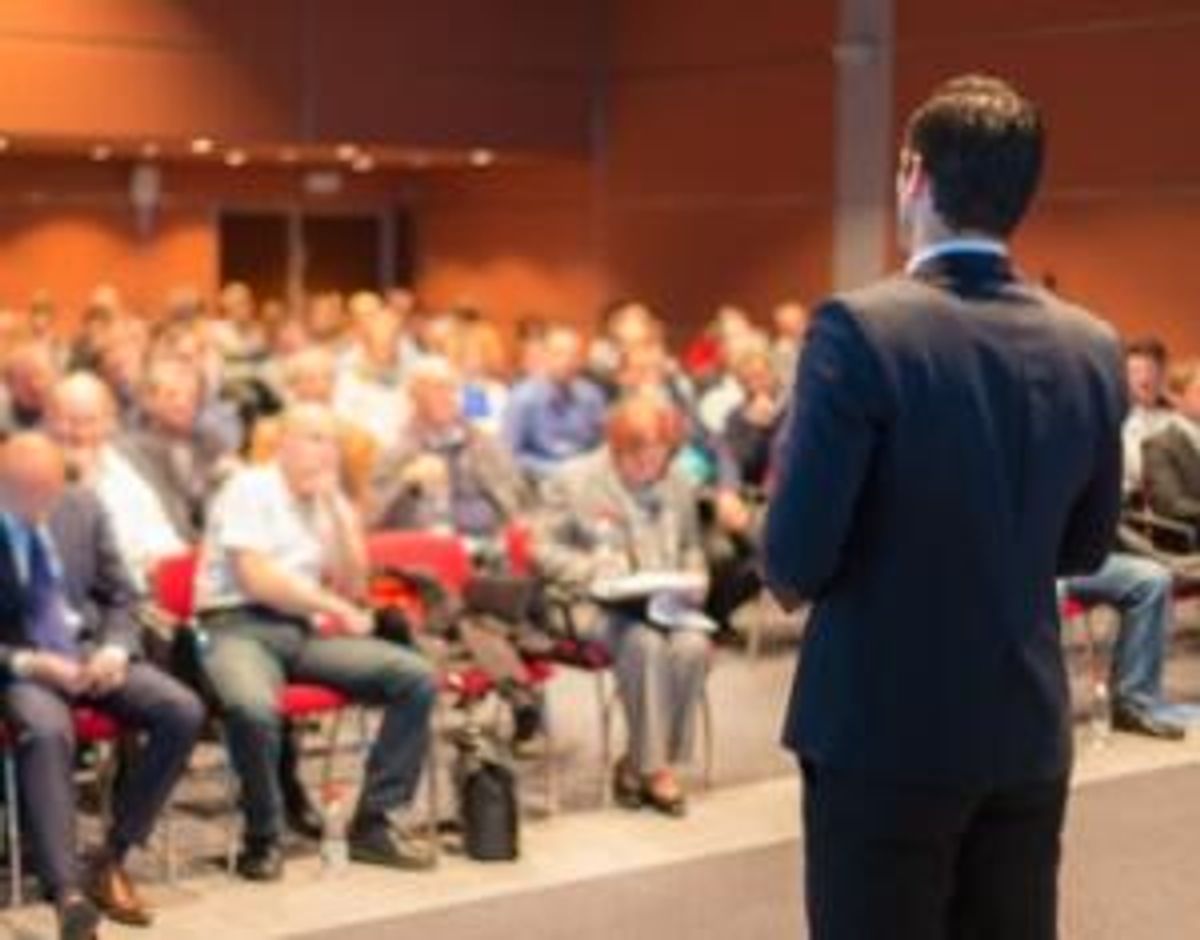 Lessons on Public Speaking from 12 Superstar Entrepreneurs