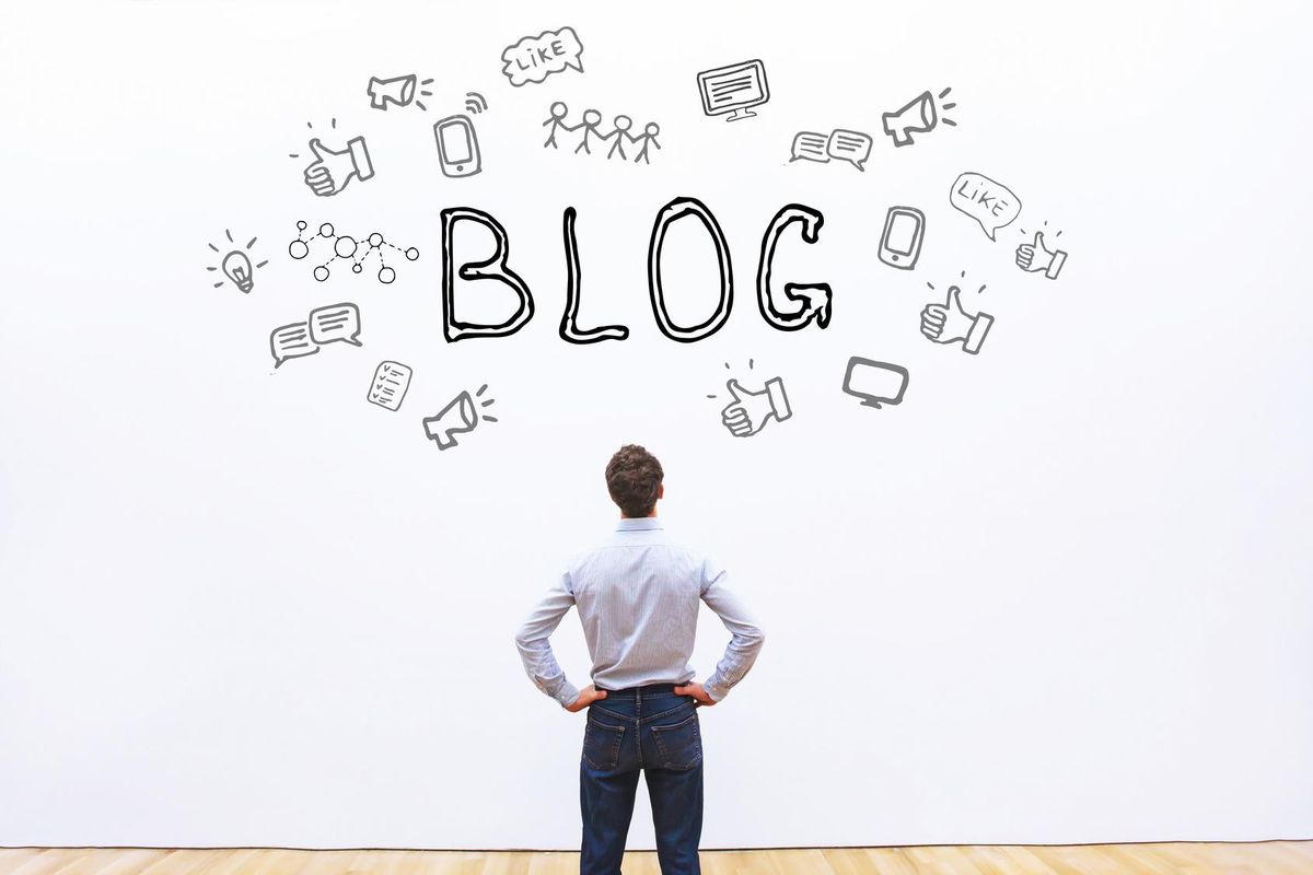 Small business owner considering best keywords for his blog